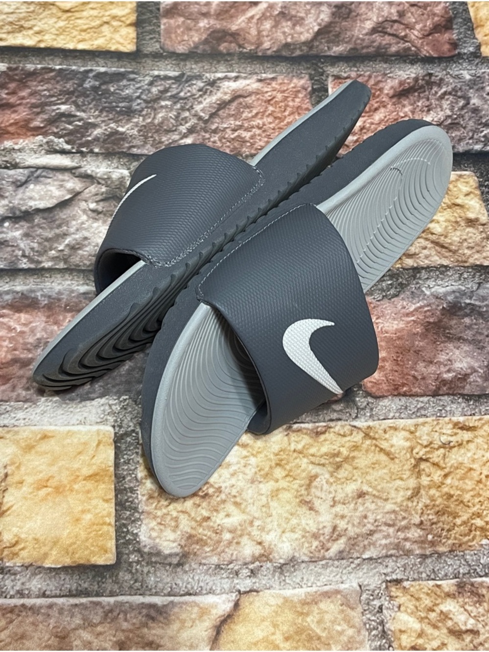 Nike Benassi JDI Swoosh Womans Slide Sandal Gray Size 9 Athleisure Beach Walking - Picture 7 of 10